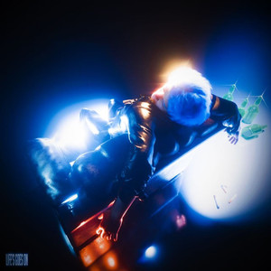 模特中出潮喷视频
