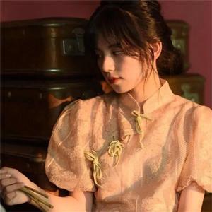 模特中出潮喷视频
