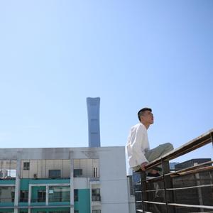 模特中出潮喷视频
